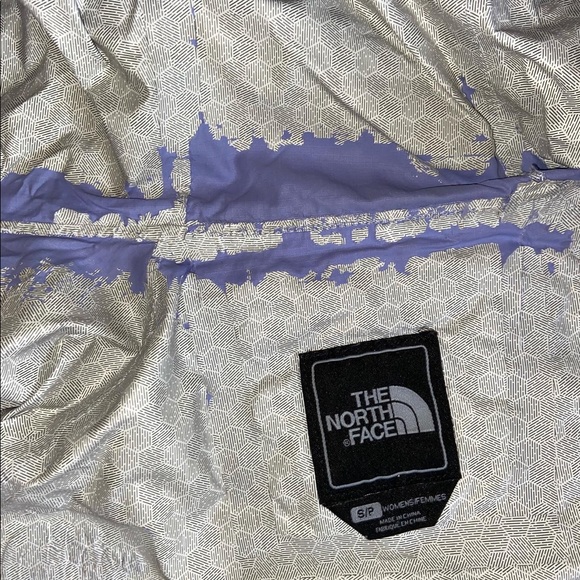 The north face rain jacket - Picture 3 of 3